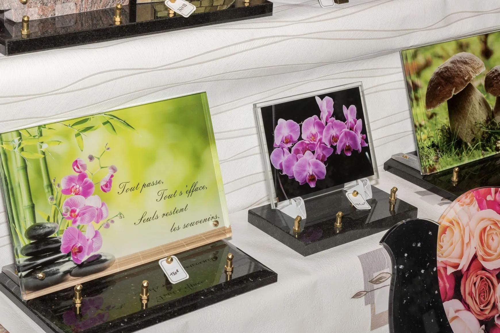 Quelques plaques funéraires du boutiques