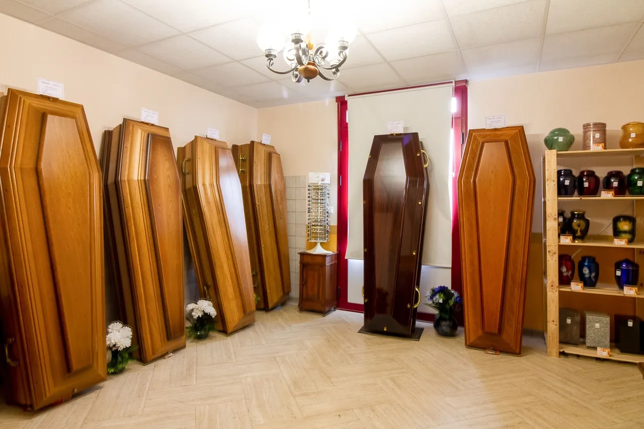 Exposition de cercueils
